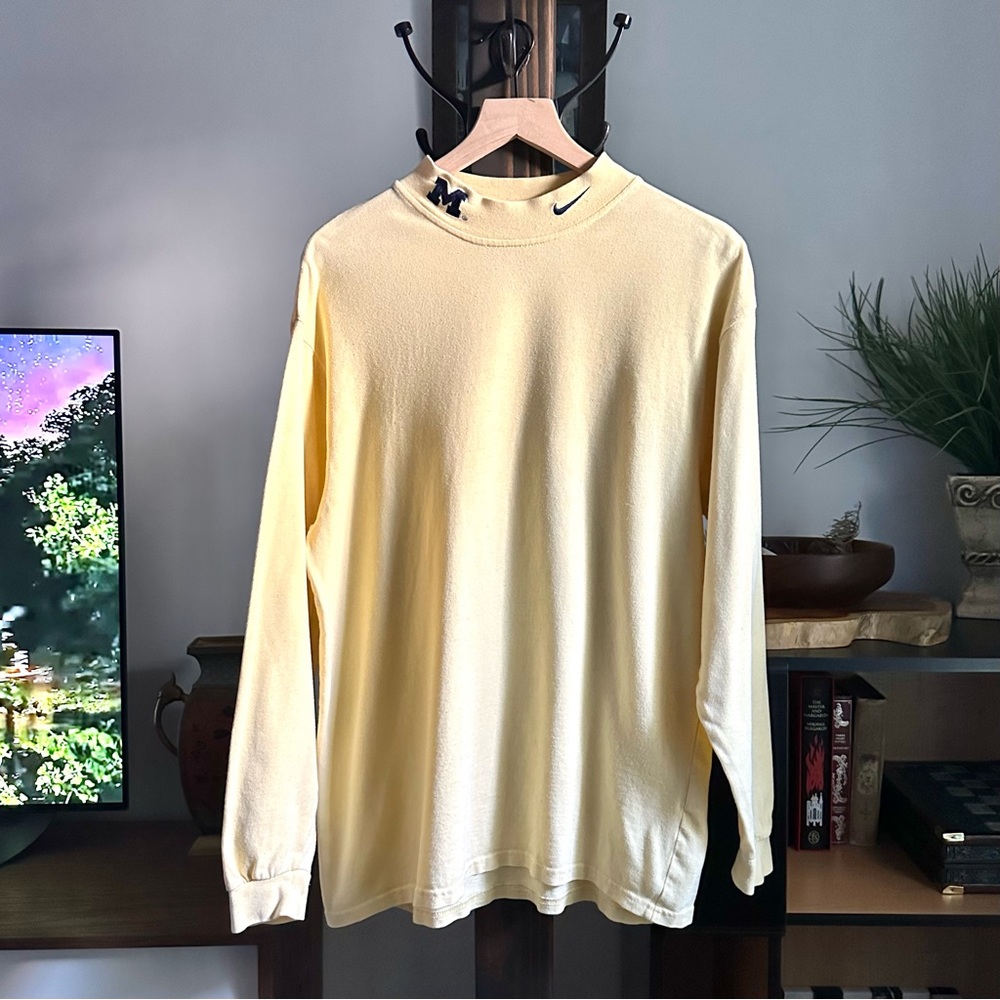 🌿Nike Vintage 90’s University of Michigan Wolverine’s Mock Neck Dusty Yellow🌿